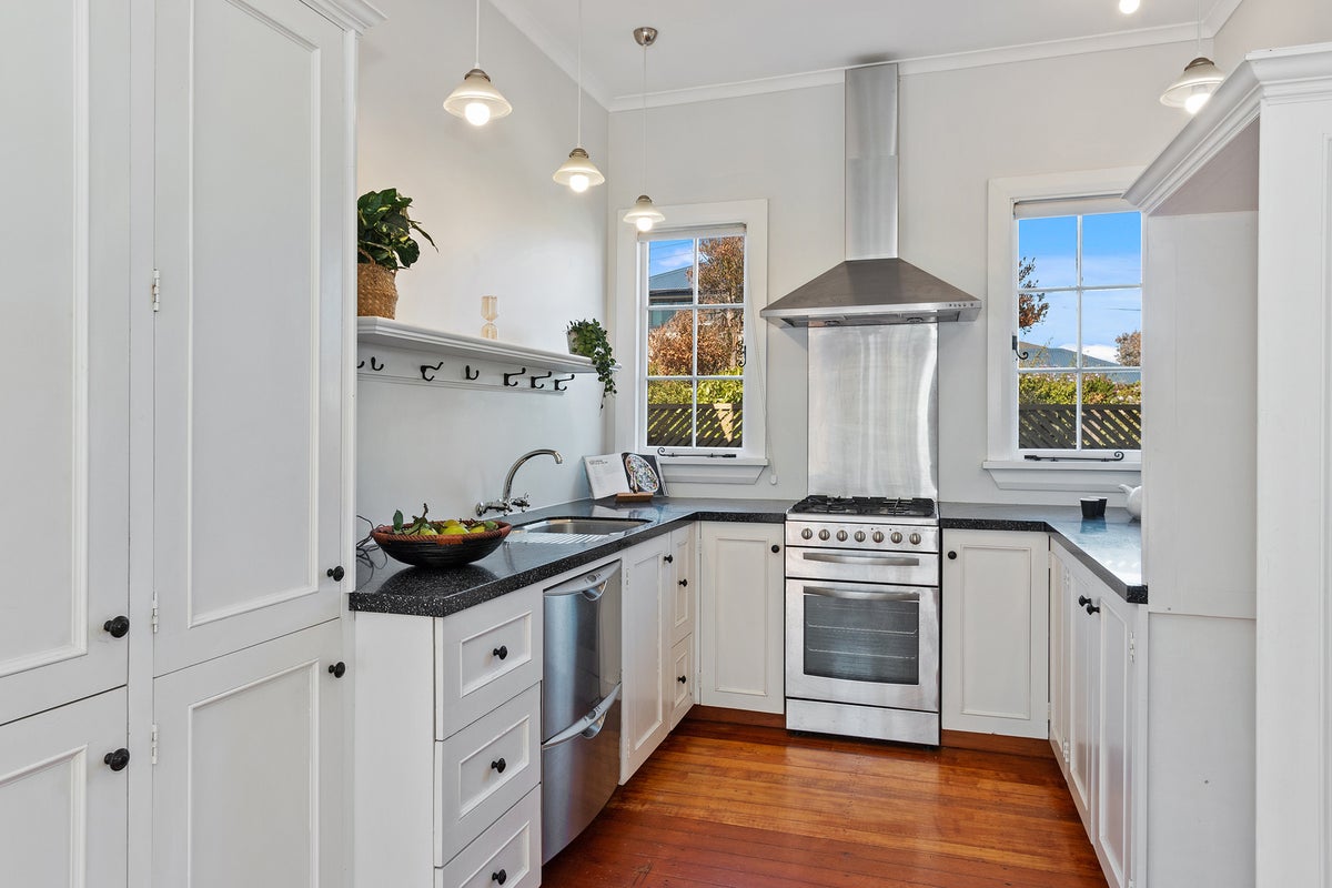 17 Pine Avenue, New Brighton, Christchurch - Carousel 2