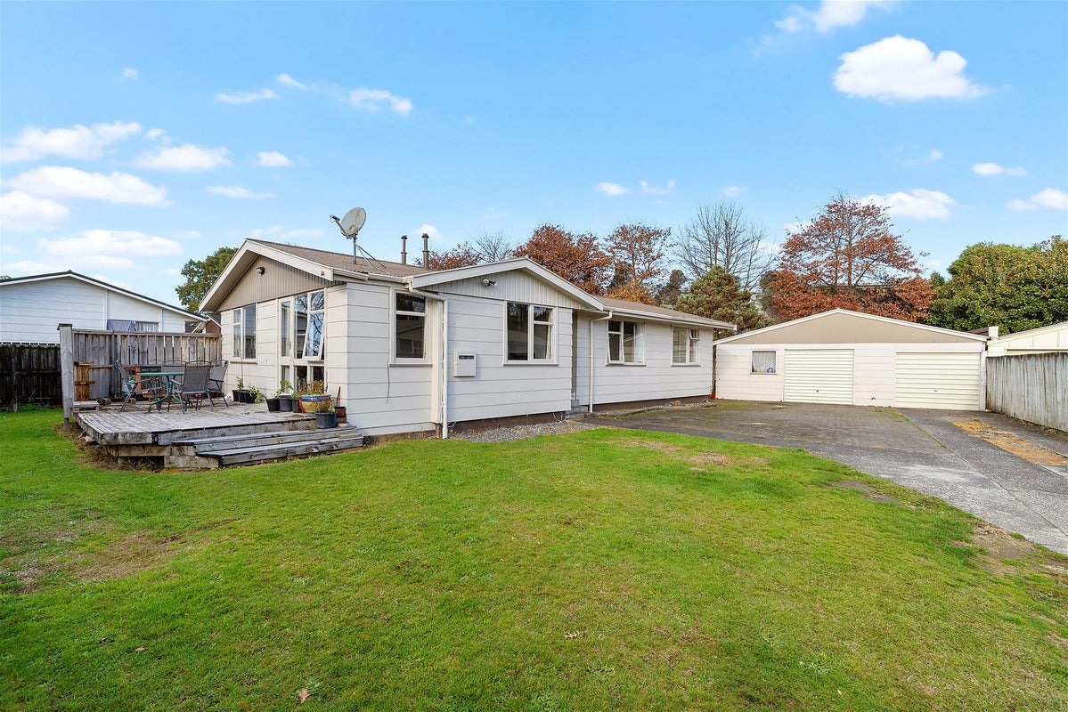 41 Oakfield Crescent, Pukete, Hamilton - Carousel 1