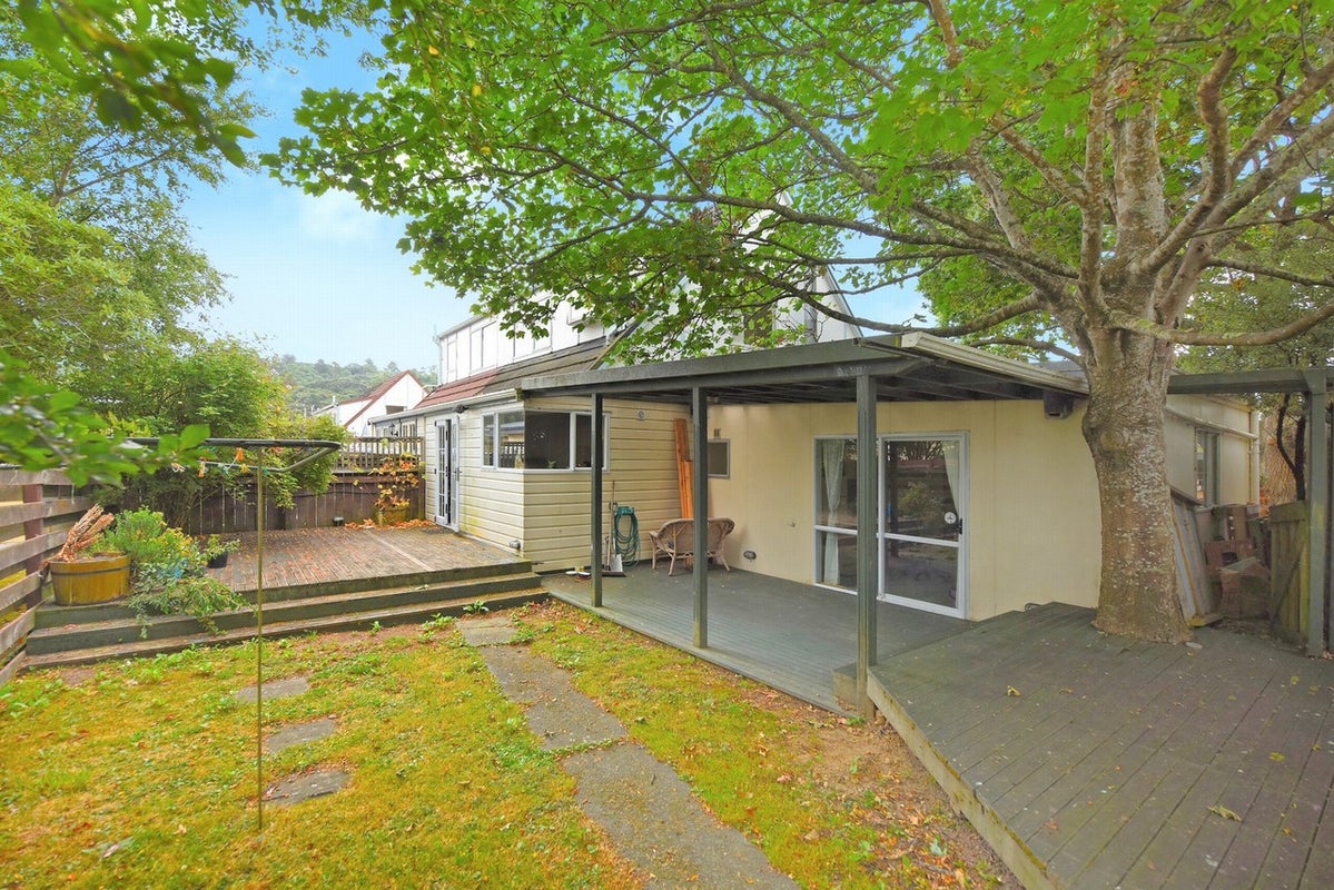 159D Stokes Valley RD, STOKES VALLEY, LOWER HUTT - Carousel 1