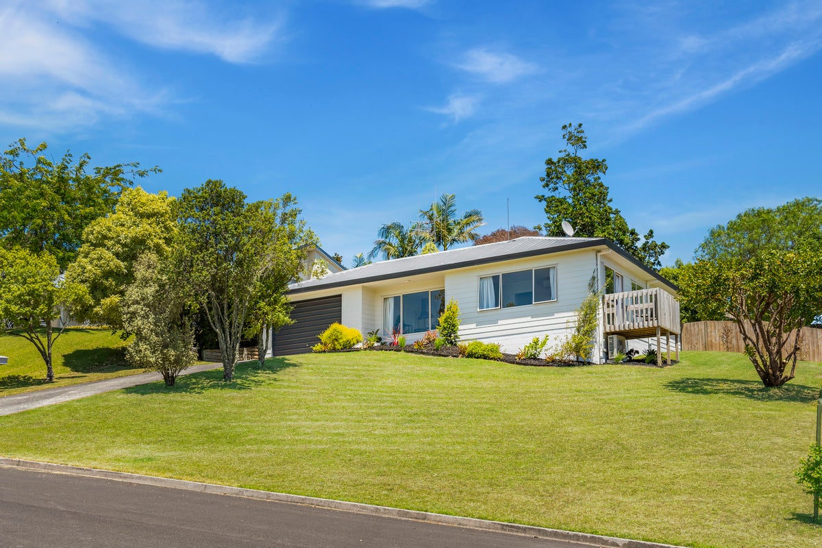 12 Tawhiri View, Pyes Pa, Tauranga - Carousel 1