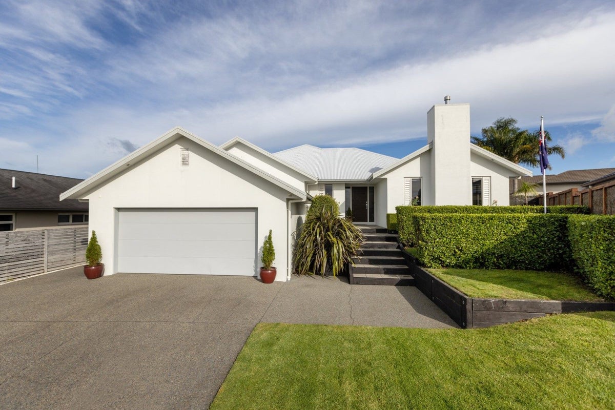 46 Contour Avenue, Pyes Pa, Tauranga - Carousel 1
