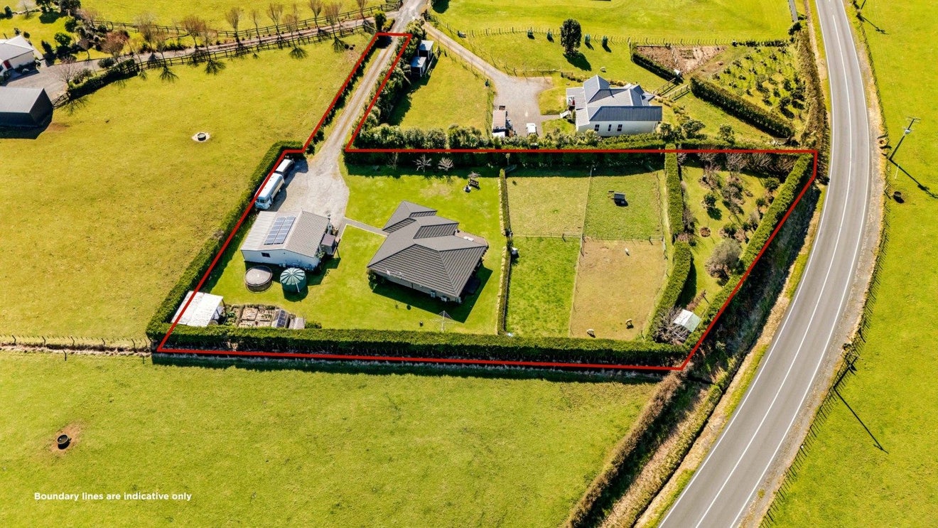 1108C Egmont Road, Egmont Village, New Plymouth - Carousel 41