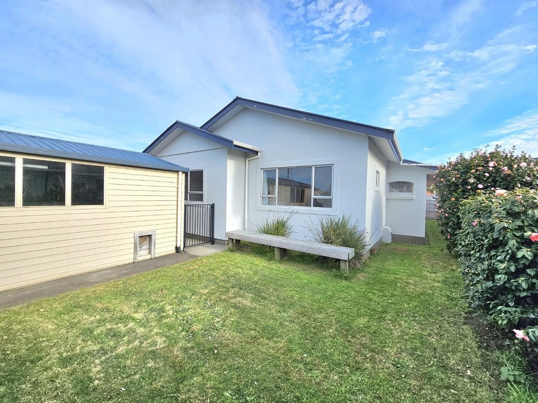 14 Darnell Street, Fitzroy, New Plymouth - Carousel 1