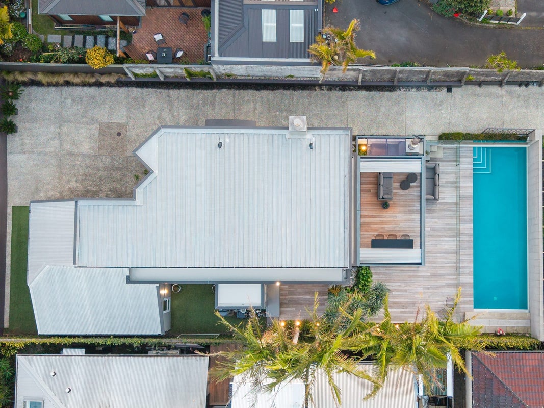 77A Wainui Avenue, Point Chevalier, Auckland - Carousel 2