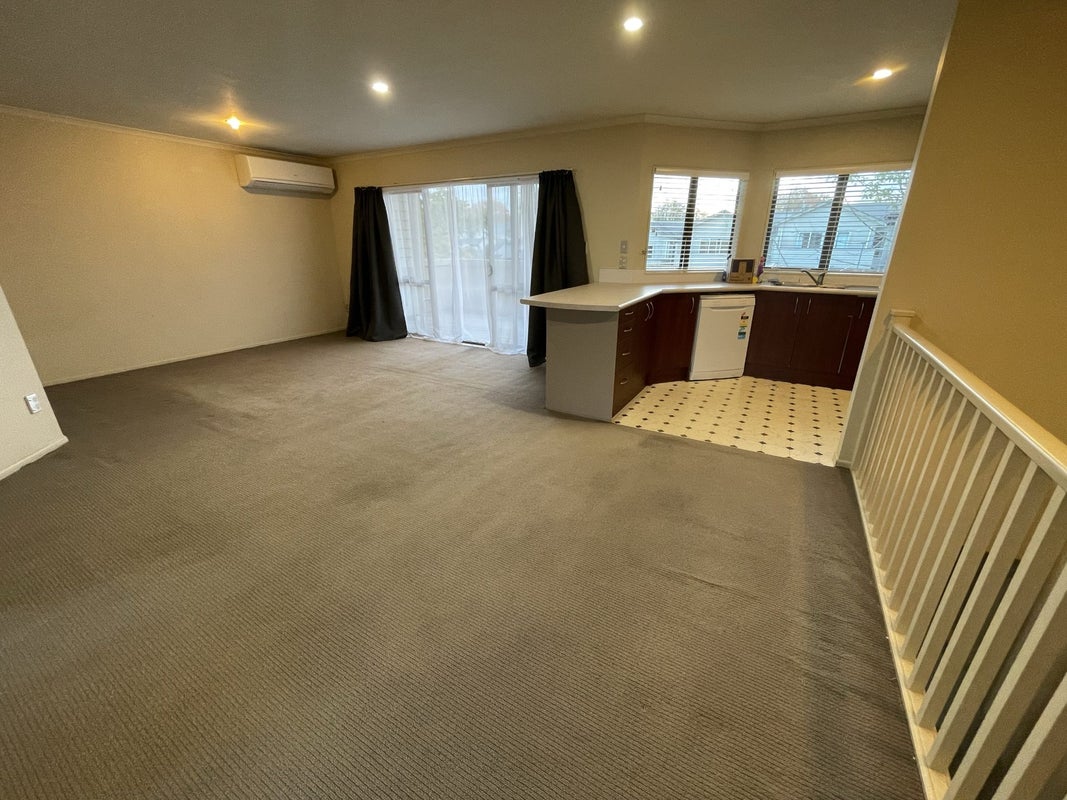102A Clyde Street, Hamilton East, Hamilton - Carousel 2
