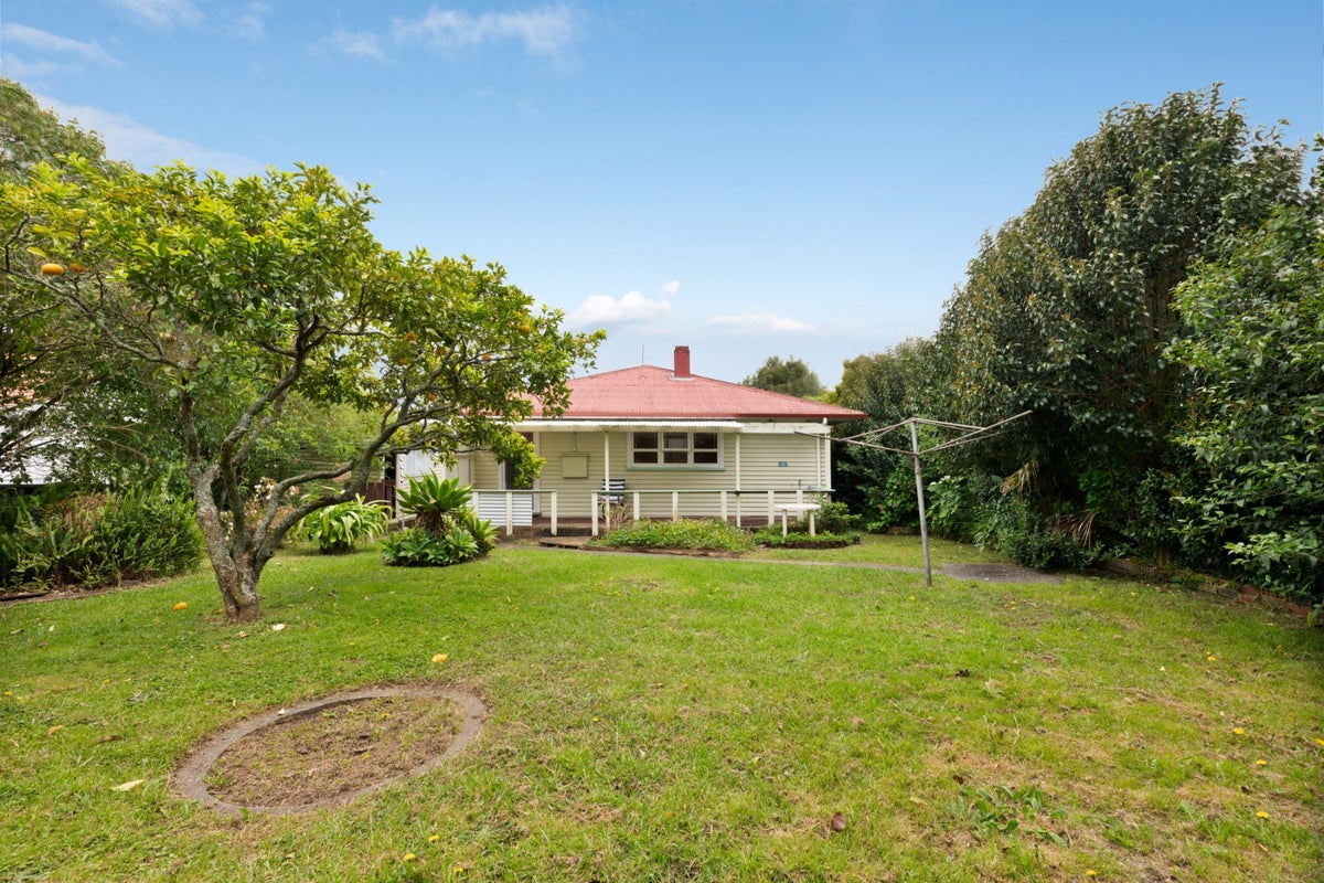 2/160 Henderson Valley Road, Henderson, Auckland - Carousel 25