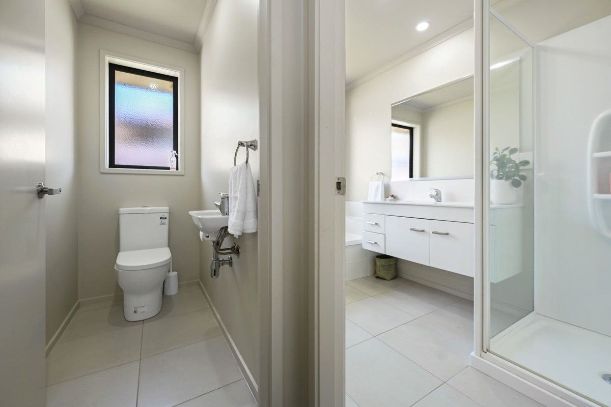 54 Edgeview Crescent, Fitzroy, Hamilton - Carousel 17