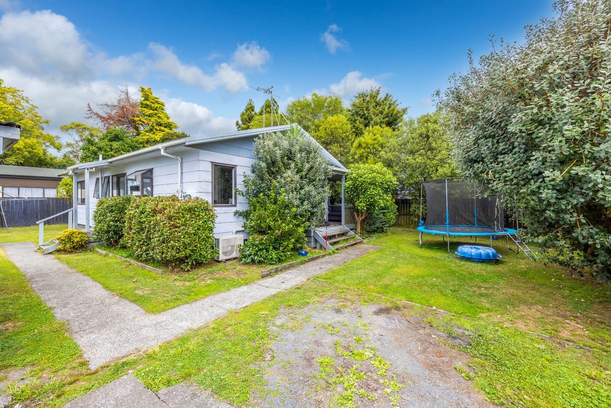 23B Dominion Road, Nawton, Hamilton - Carousel 20