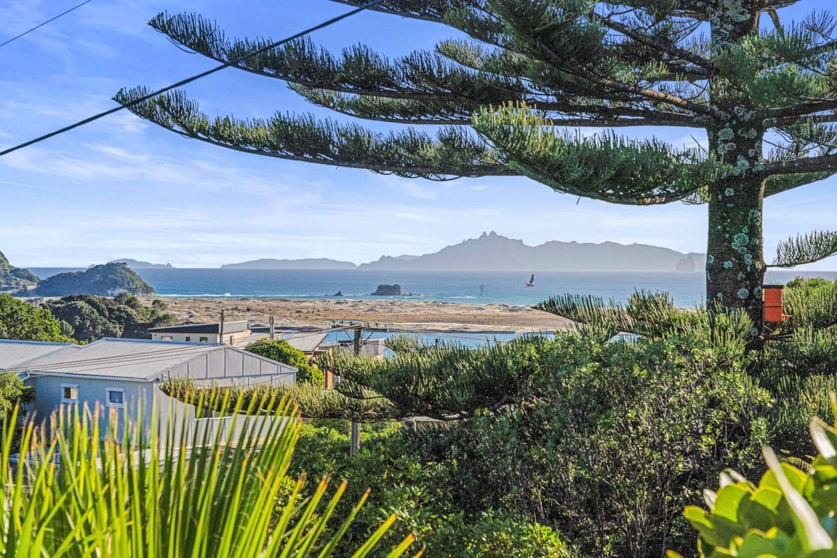 2 Heather Street, Mangawhai Heads, Mangawhai - Carousel 1