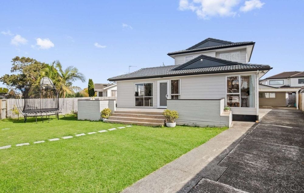 22 Fiesta Drive, Half Moon Bay, Auckland - Carousel 2