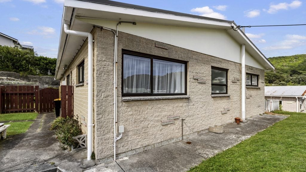 5/21 Dee Street, Island Bay, Wellington - Carousel 1