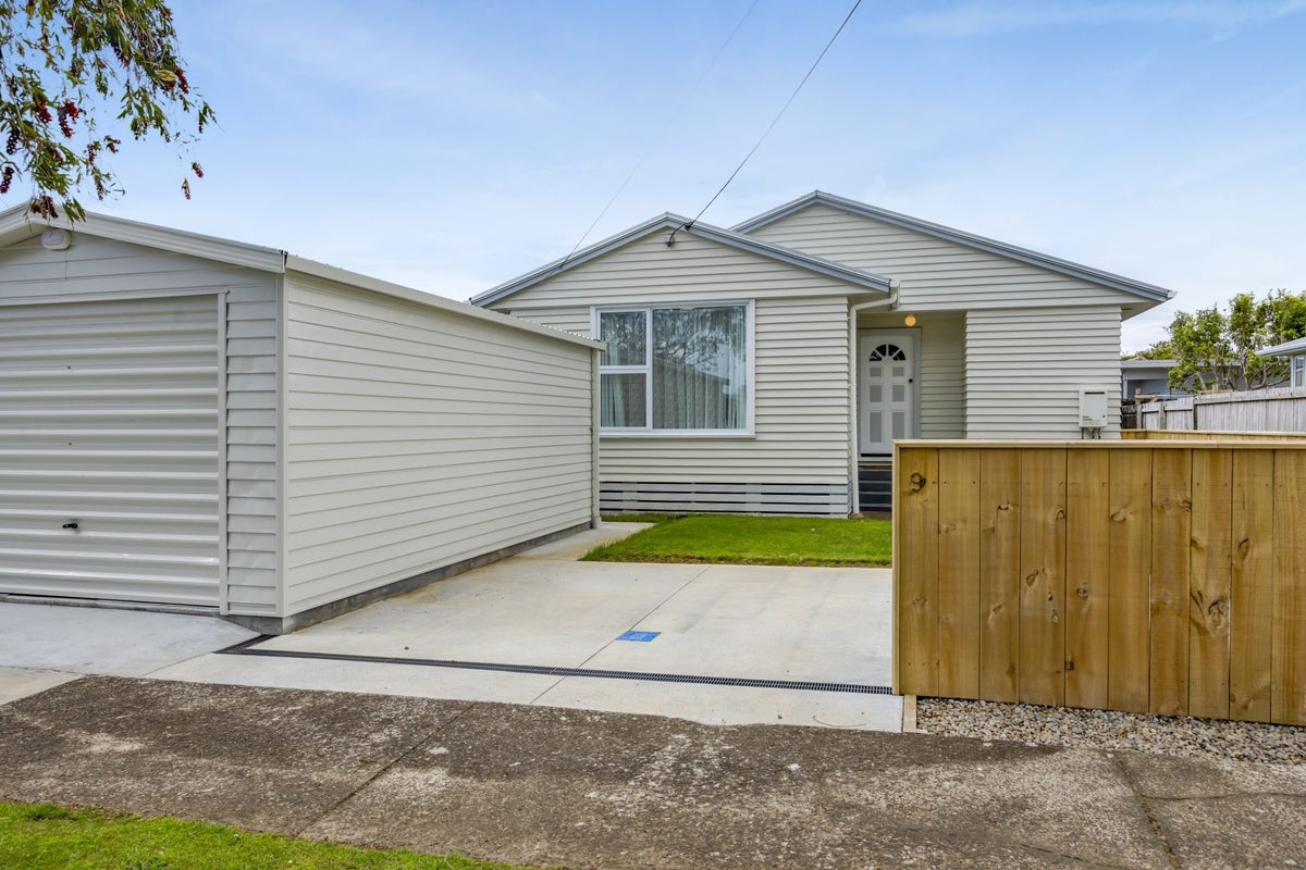 9 Arawa Street, Welbourn, New Plymouth - Carousel 14