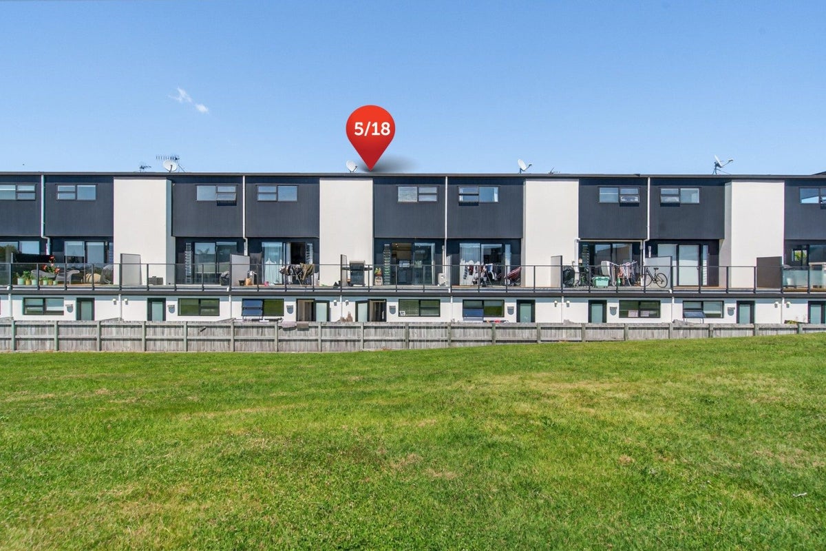 5/18 Ashley Place, Papamoa Beach, Tauranga, Bay Of Plenty - Carousel 1