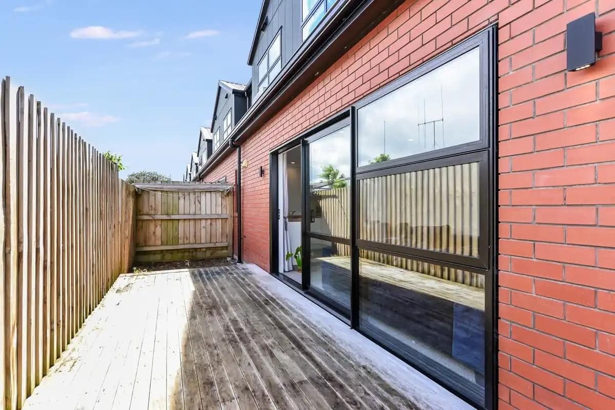 6/3 Charlemont Street, Whitiora, Hamilton - Carousel 7
