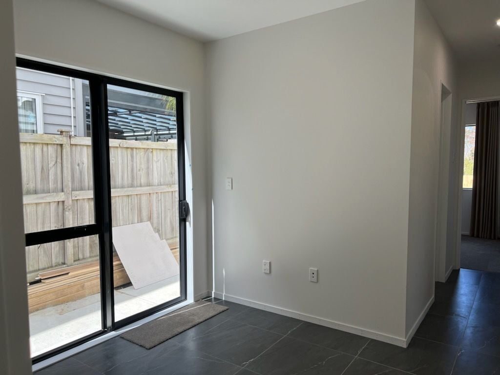 25 Hangahai Road, Flat Bush, Auckland - Carousel 2