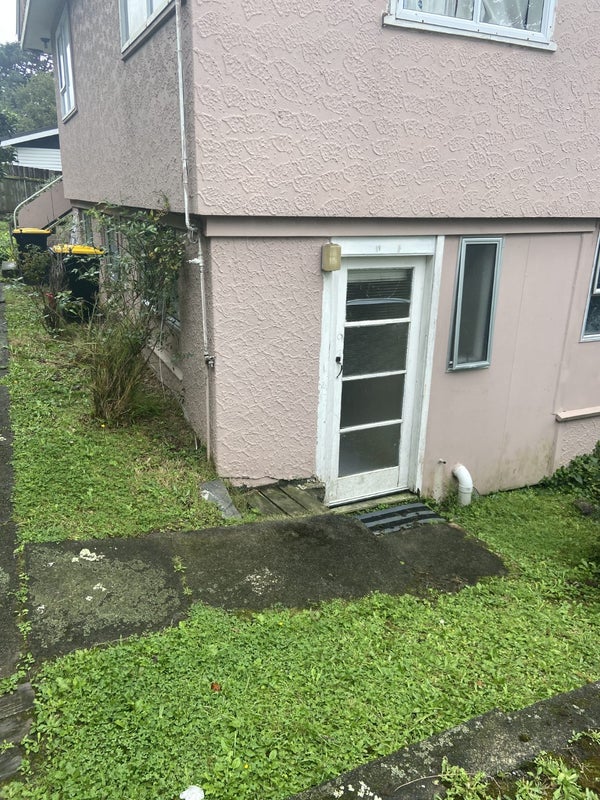 292 Main Road, Tawa, Wellington - Carousel 1