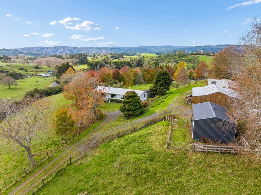 1984 Hunua Road, Papakura - Carousel 25