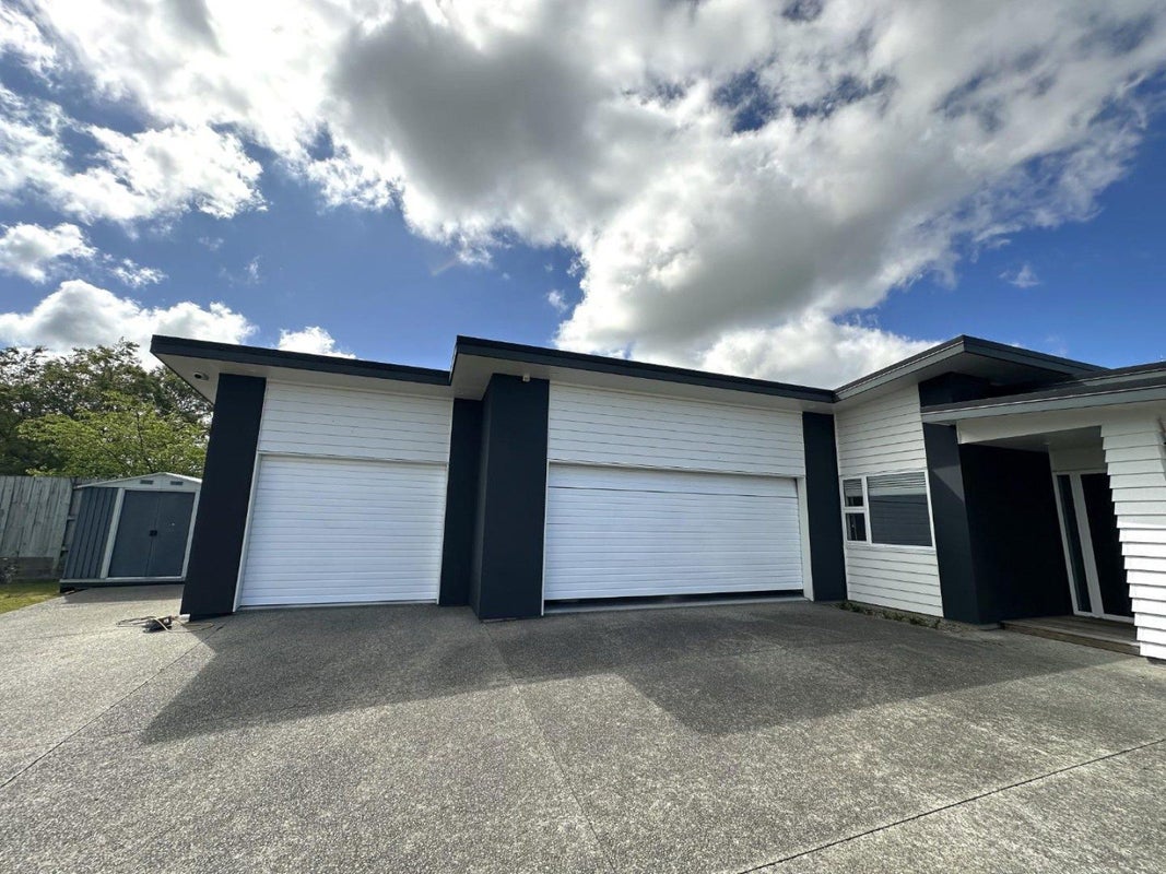 15 Monaco Grove, Fitzherbert, Palmerston North - Carousel 14