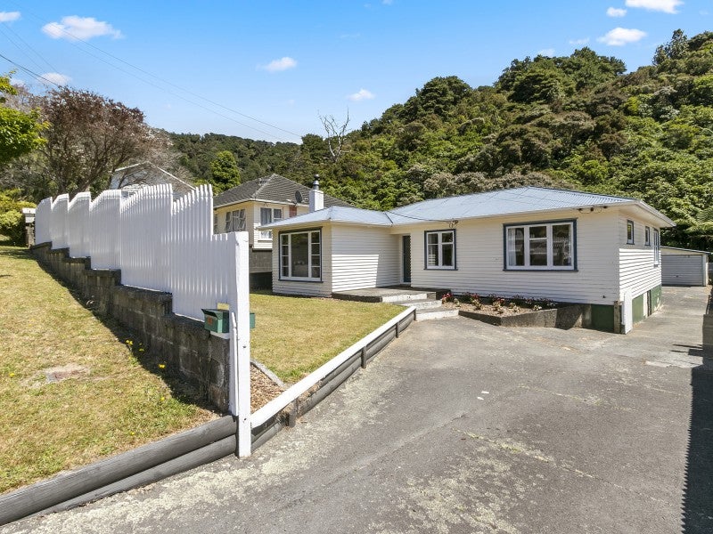 68 Lees Grove, Wainuiomata, Lower Hutt - Carousel 1