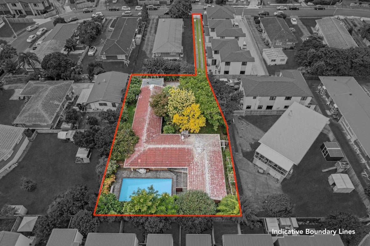 32 Alexander Avenue, Papatoetoe, Auckland - Carousel 1