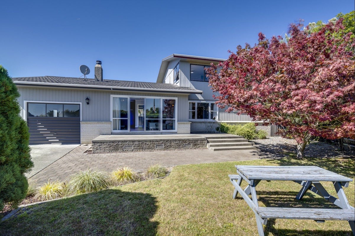 17 Lichfield Crescent, Tamatea, Napier - Carousel 1