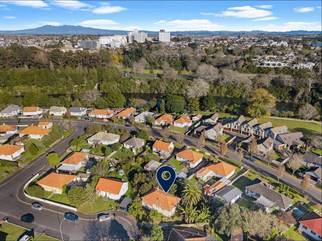 9 Fergusson Street, Hamilton East, Hamilton - Carousel 13