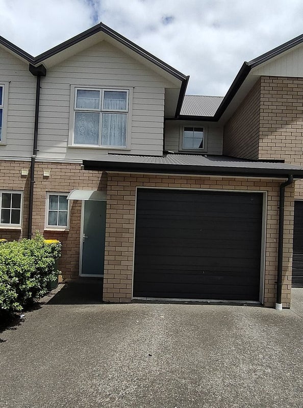 63 Chiefs Court, Hamilton East, Hamilton - Carousel 1