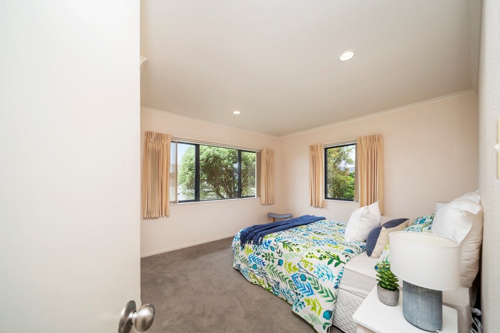 2 Taylor Place, Merrilands, New Plymouth - Carousel 26