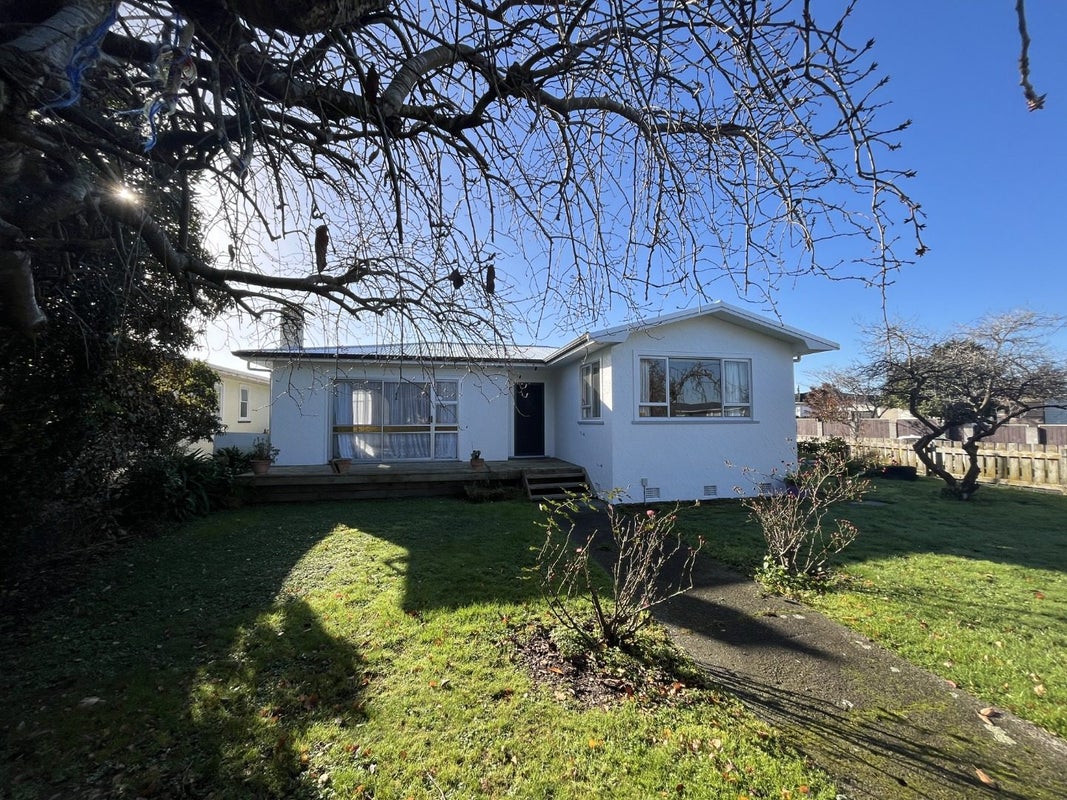 34 Highbury Avenue, Highbury, Palmerston North - Carousel 1