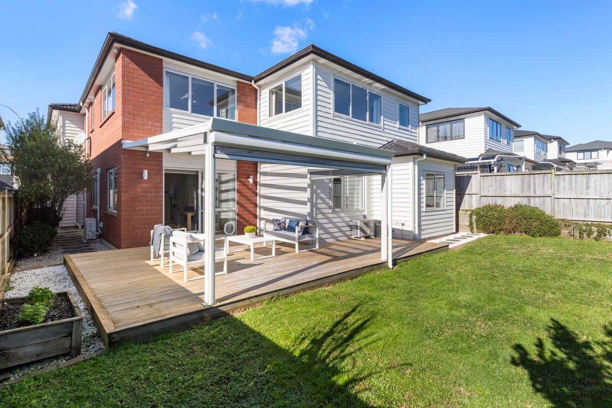 13 Carrygawley Road, Flat Bush, Auckland - Carousel 1