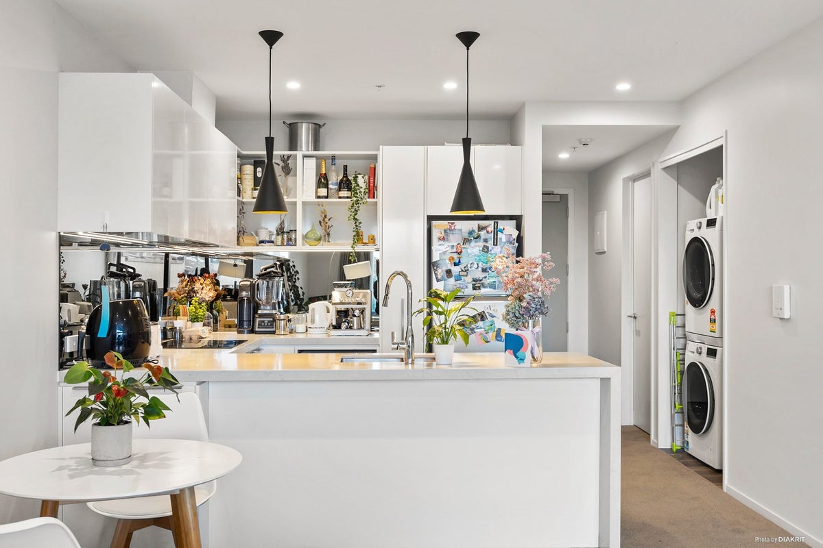 304/27 Enfield Street, Mount Eden, Auckland - Carousel 2