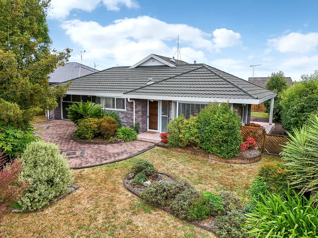 262 Grandview Road, Western Heights, Hamilton - Carousel 1