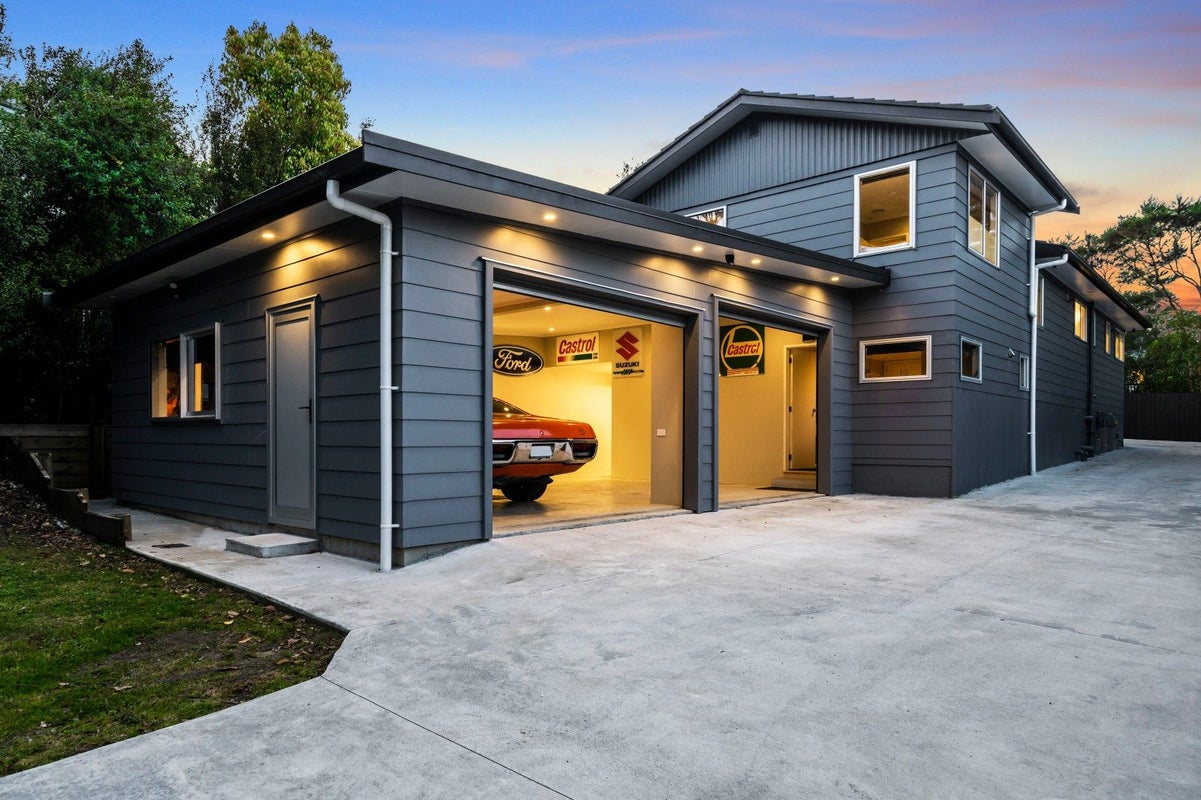 13 Stallard Place, Glen Eden, Auckland - Carousel 1