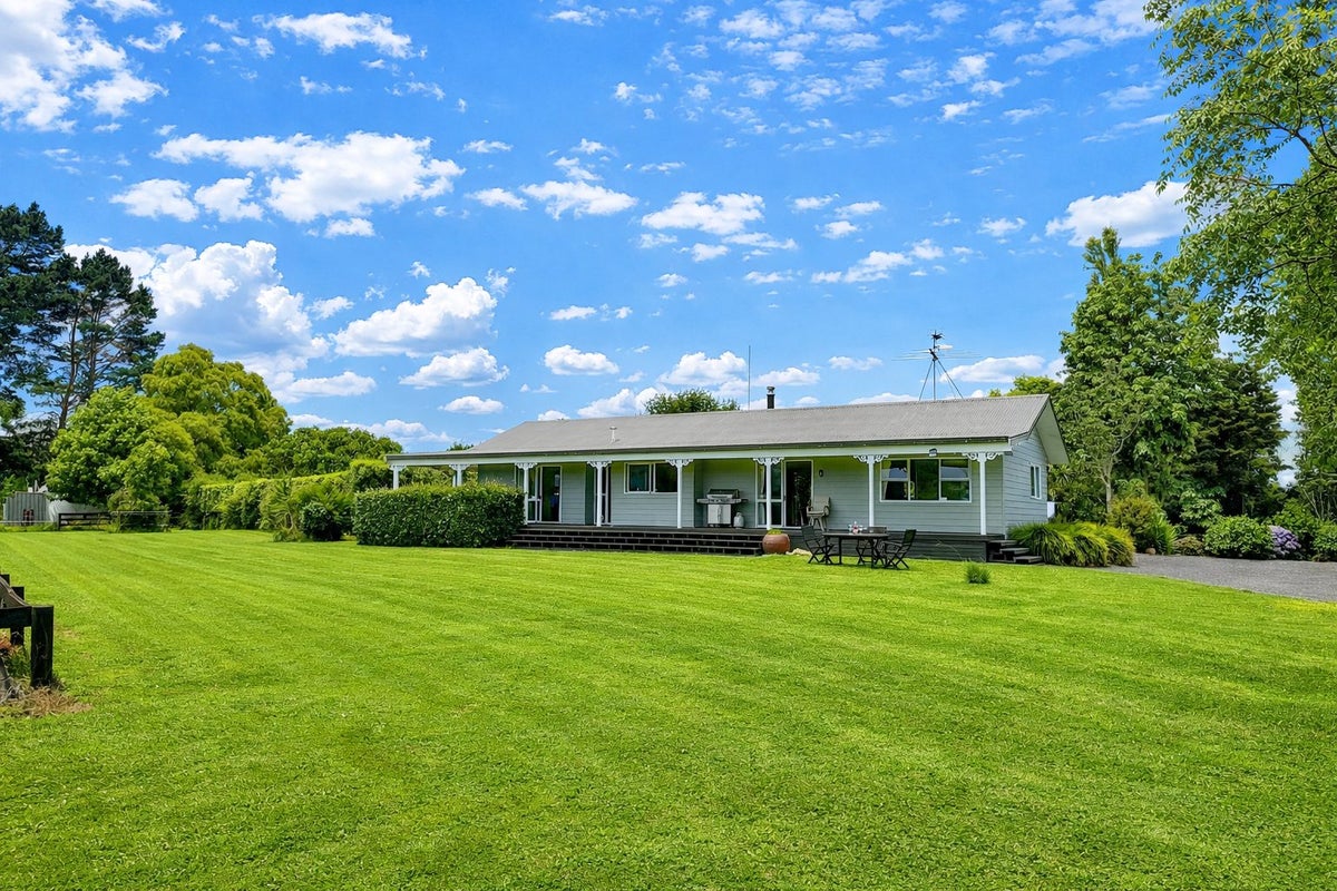 230 Lyons Road, Pokeno - Carousel 1