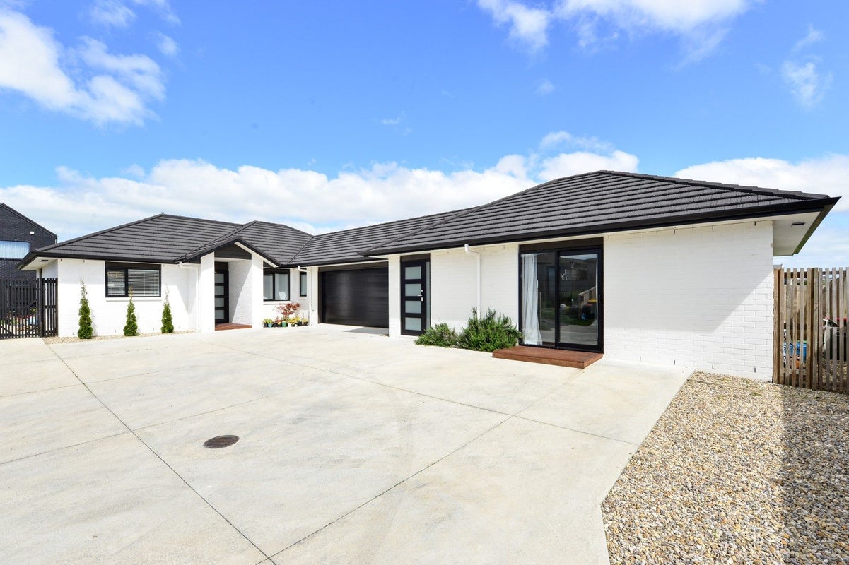 26 Tiro Place, Rototuna North, Hamilton - Carousel 1
