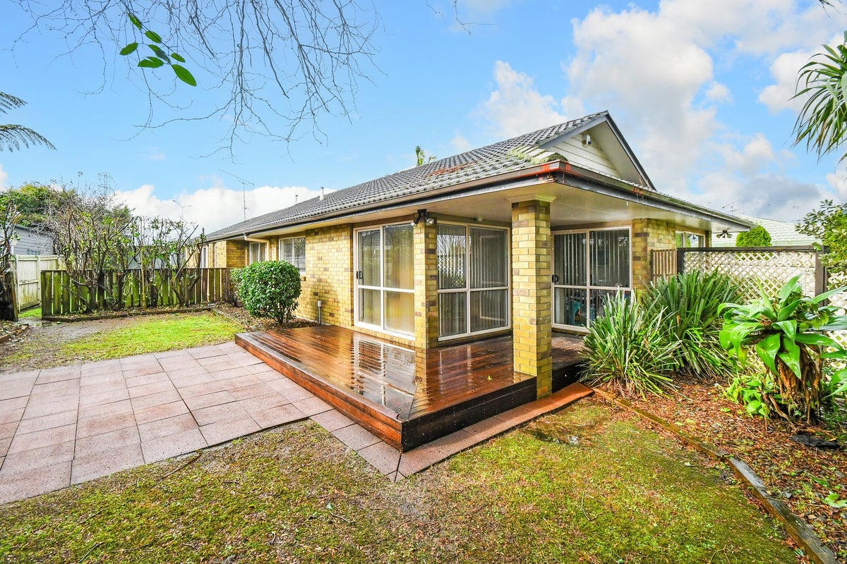 61 Brylee Drive, Conifer Grove, Takanini - Carousel 1