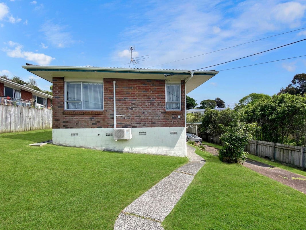 18 Aeroview Drive, Beach Haven, Auckland - Carousel 1