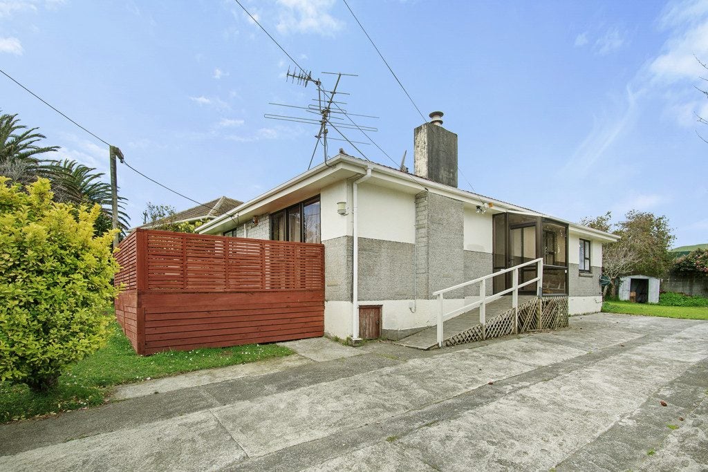 36 Fantame Street, Cannons Creek, Porirua - Carousel 1