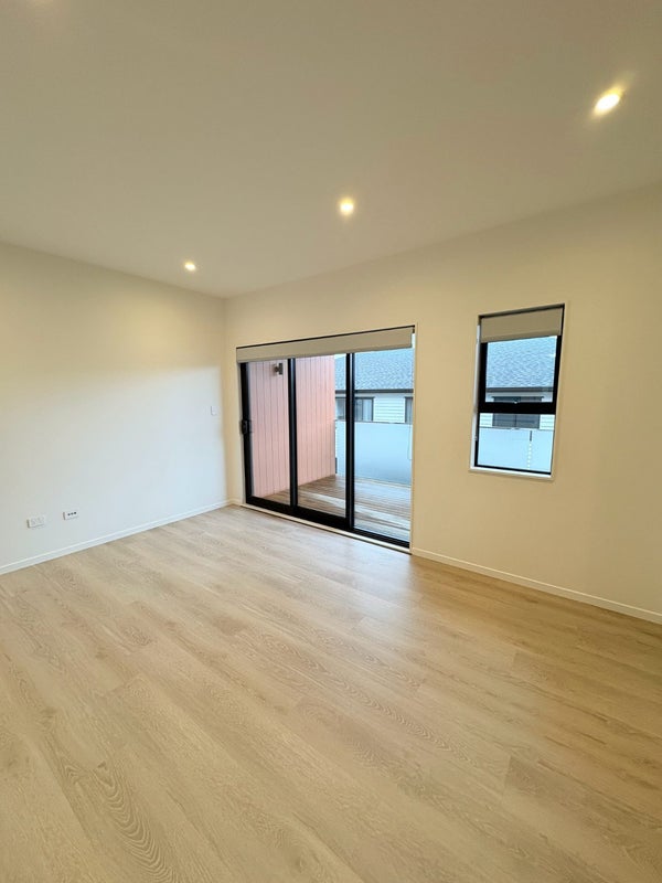 20E Gilliam Street, New Lynn, Auckland - Carousel 2
