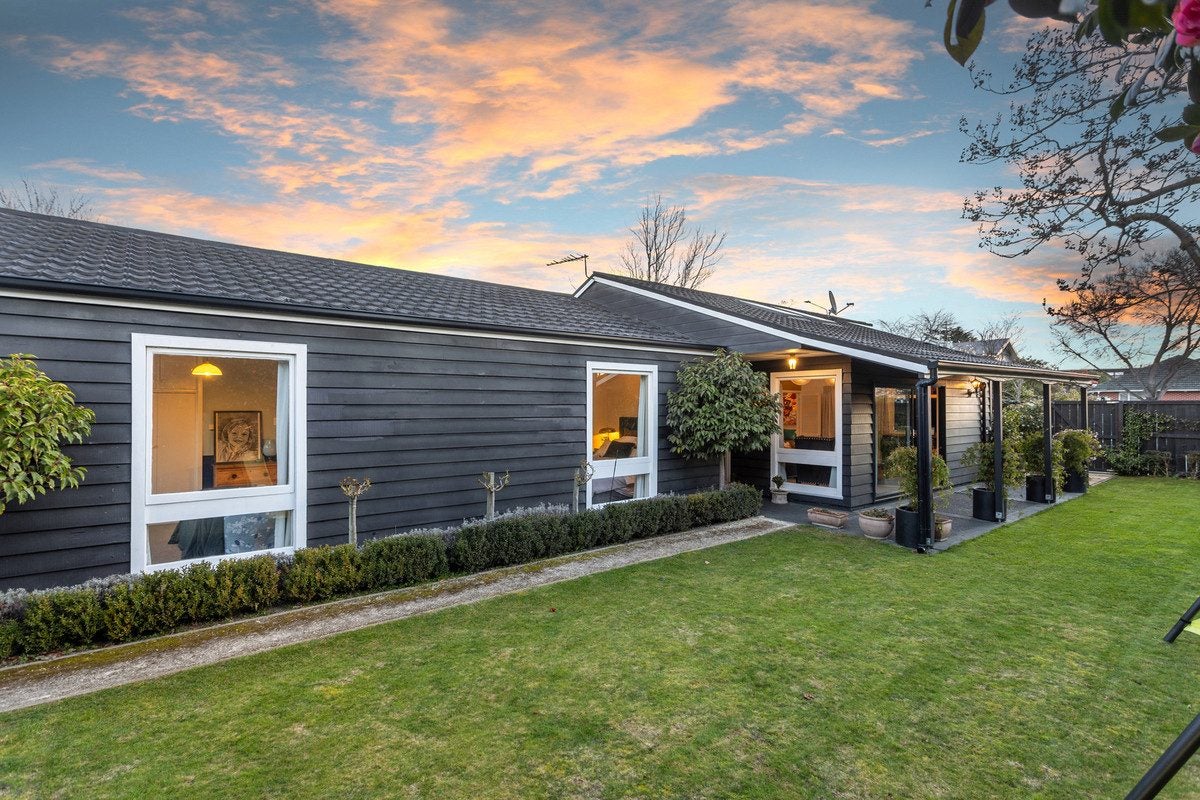 110 Idris Road, Bryndwr, Christchurch - Carousel 1