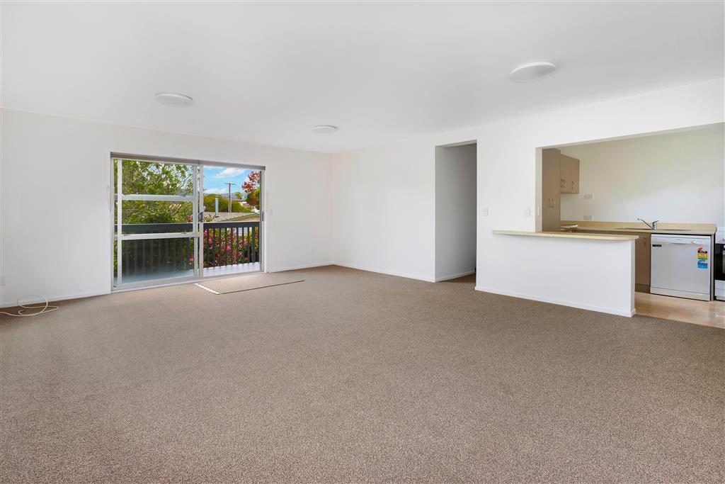 2 Sun Valley, Hatfields Beach, Orewa - Carousel 1