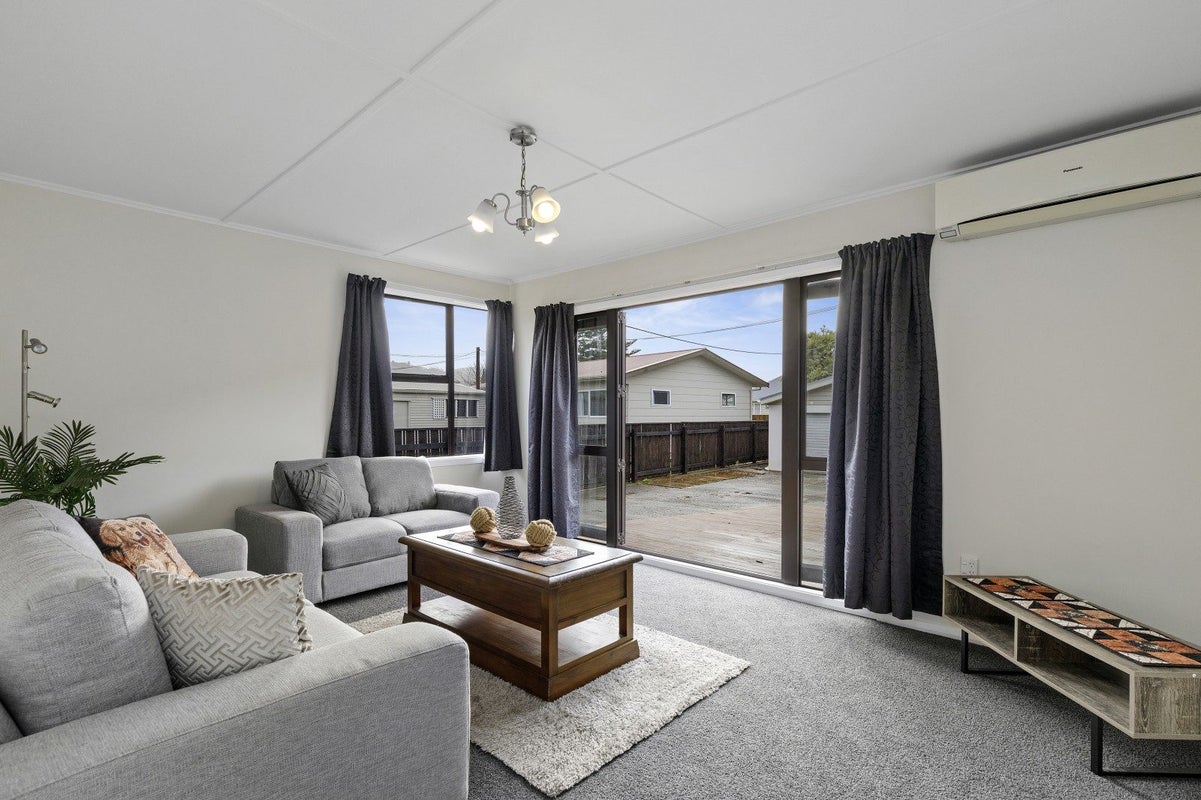 104 Hewer Crescent, Naenae, Lower Hutt - Carousel 2