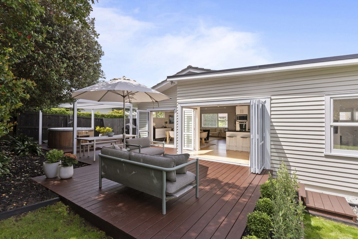 25 Imatra Place, Sunnyhills, Auckland - Carousel 1