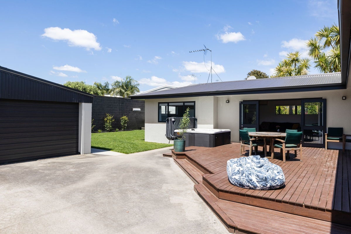 112 Beerescourt Road, Beerescourt, Hamilton - Carousel 1