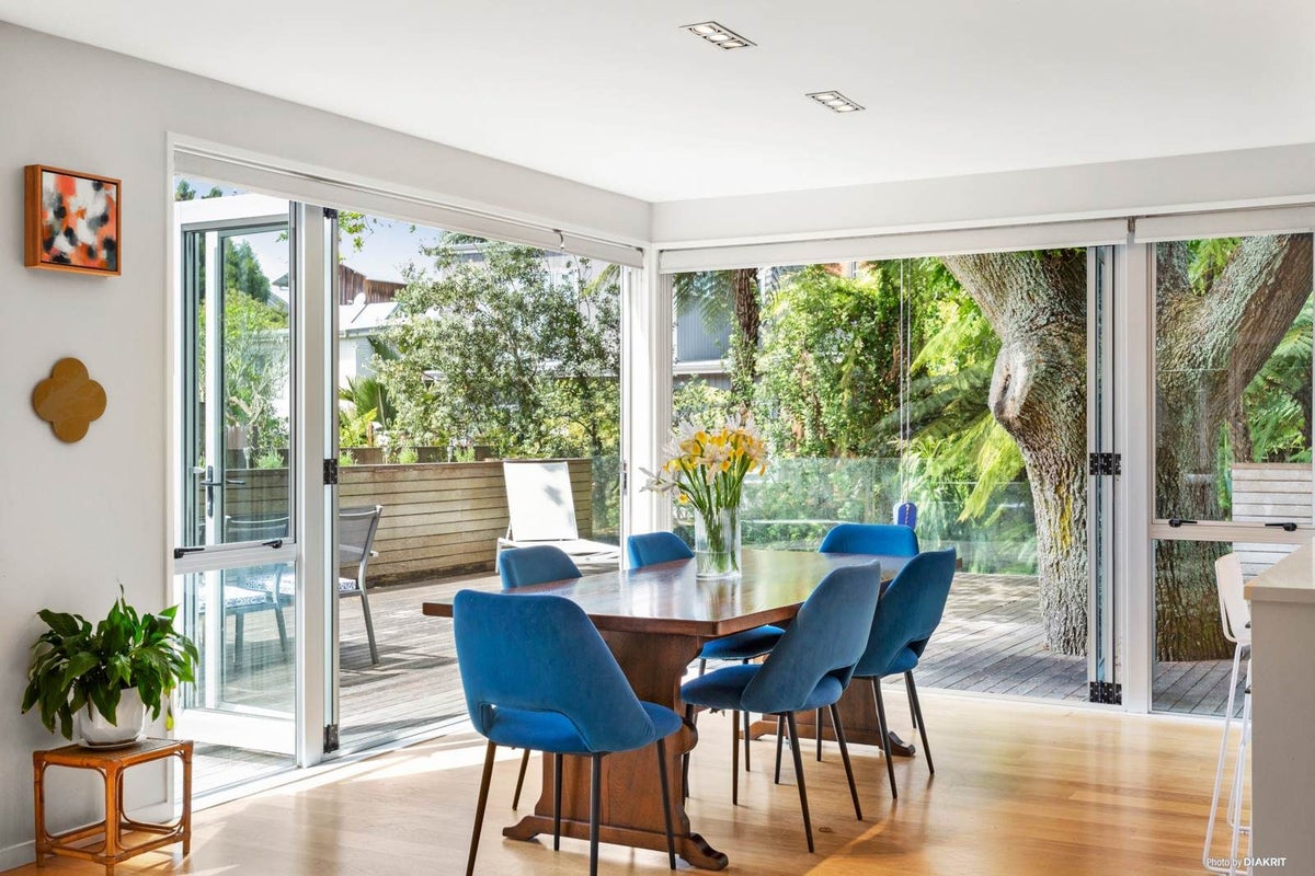 17A Newell Street, Point Chevalier, Auckland - Carousel 2