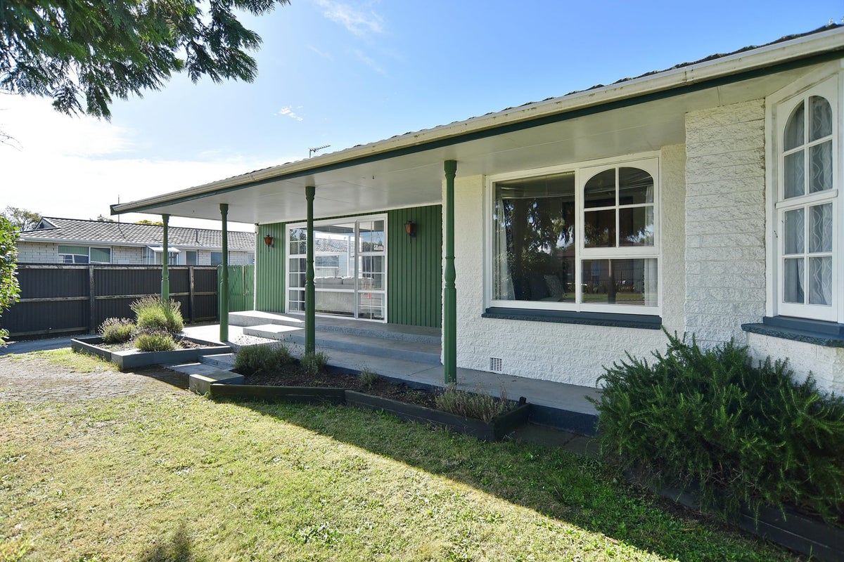 162 Saint Johns Street, Bromley, Christchurch - Carousel 1