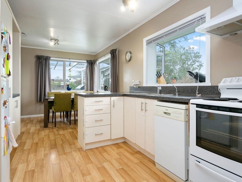 8 Housman Place, Leamington, Cambridge - Carousel 2