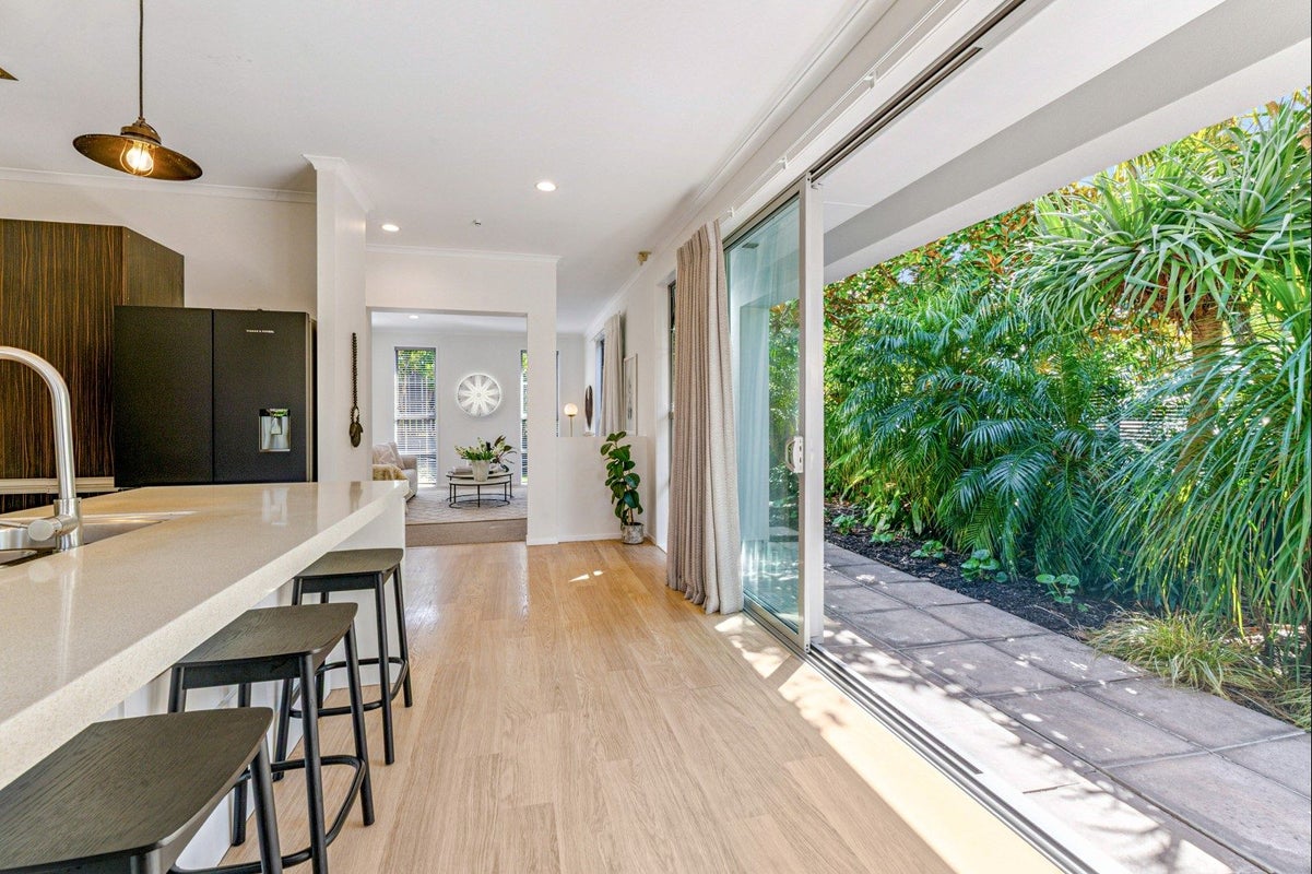 11A Church Street, Northcote Point, Auckland - Carousel 2