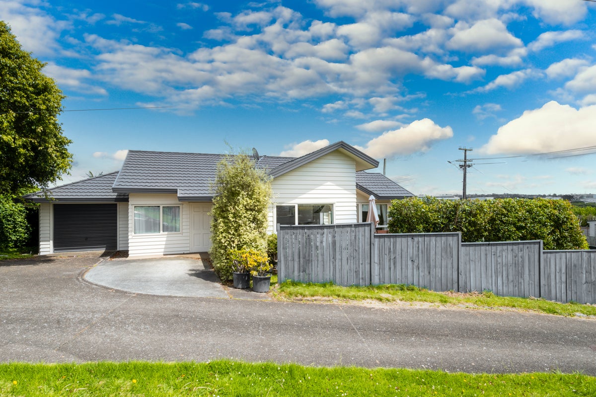 1/40 Amberley Avenue, Te Atatu South, Auckland - Carousel 22