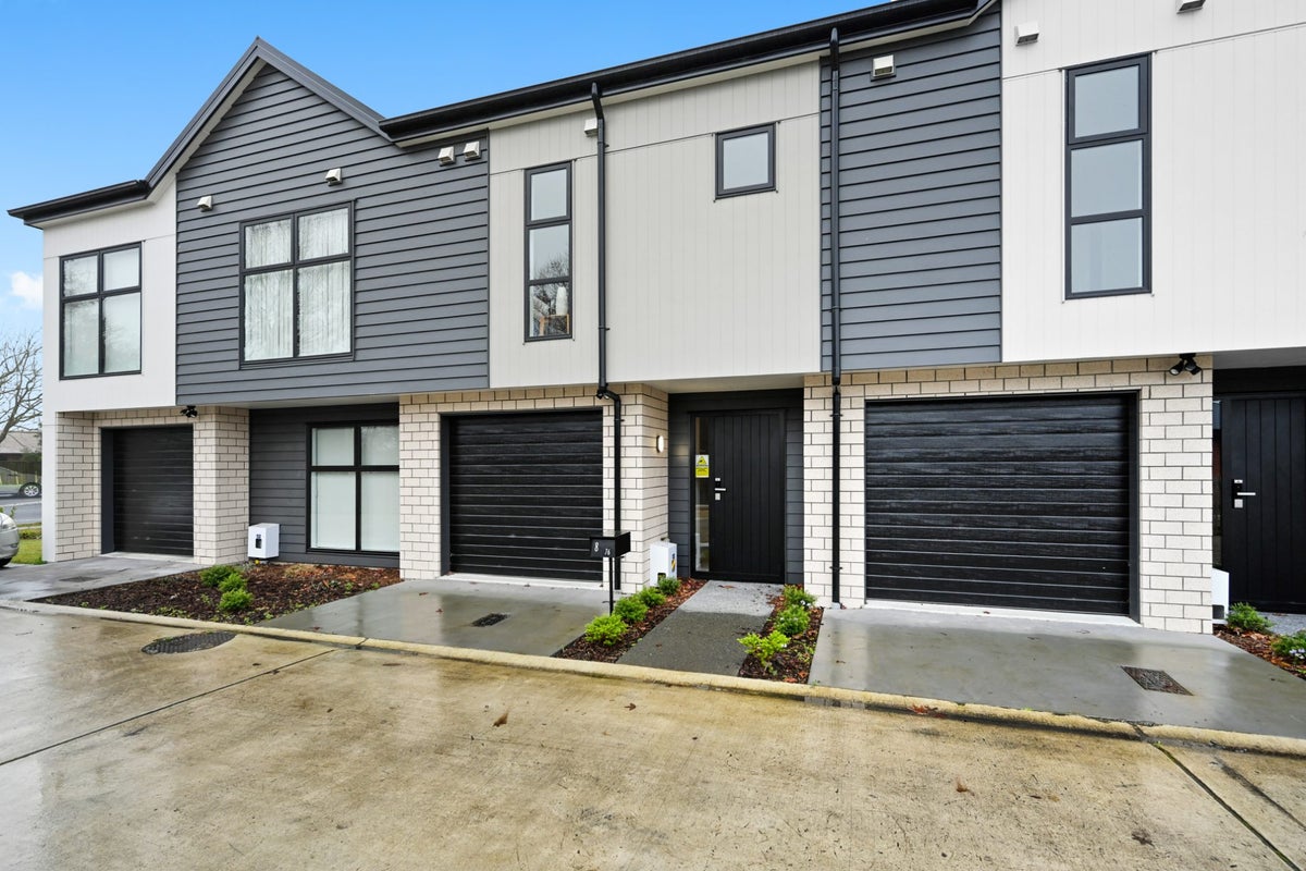 7/76 Hukanui Road, Chartwell, Hamilton - Carousel 1